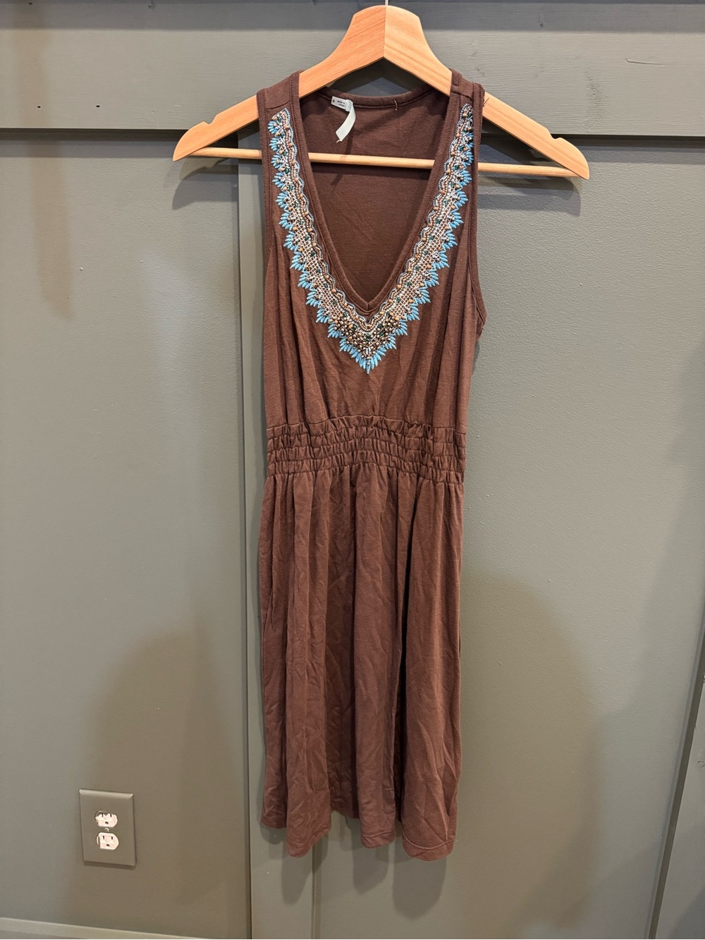 Brown Sleeveless V-Neck Embroidered Dress